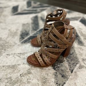 Sam Edelman strappy block heel - Size 8